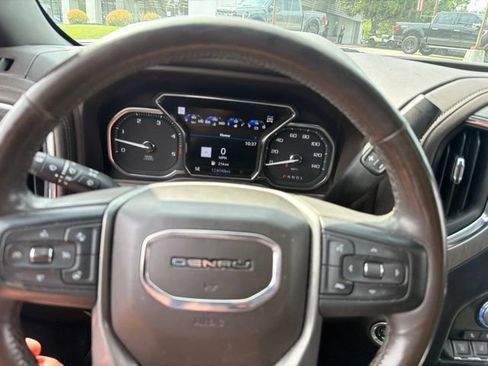 Used 2022 GMC Sierra 2500 Denali w/ Denali Ultimate Package AWD/4WD image 17