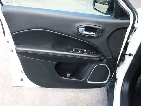 Used 2020 Jeep Compass Latitude w/ Popular Equipment Group FWD image 10