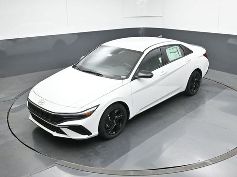 New 2026 Hyundai Elantra Sport image 18