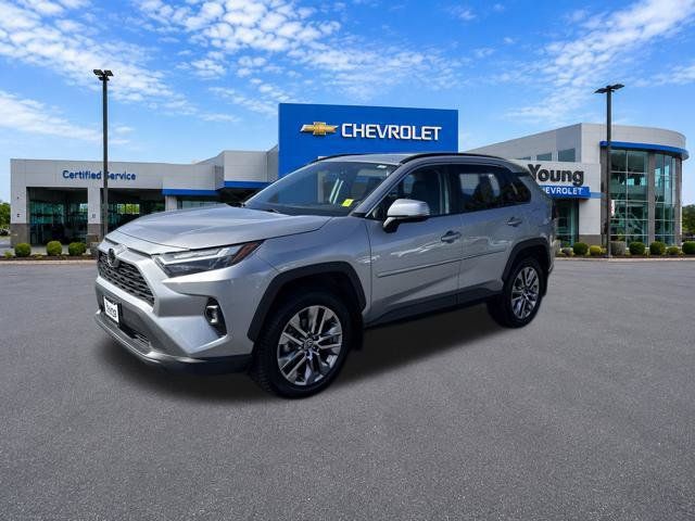 Used 2022 Toyota RAV4 XLE Premium AWD/4WD image 3