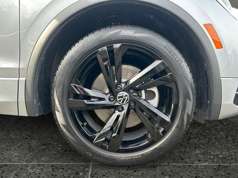 Used 2023 Volkswagen Tiguan SE R-Line FWD image 9
