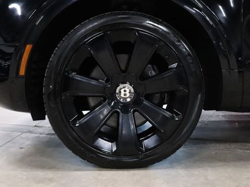 Used 2020 Bentley Bentayga Design Series AWD/4WD image 31