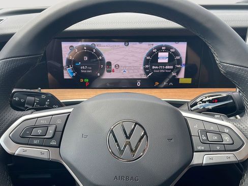New 2026 Volkswagen Tiguan SEL R-Line AWD/4WD image 26