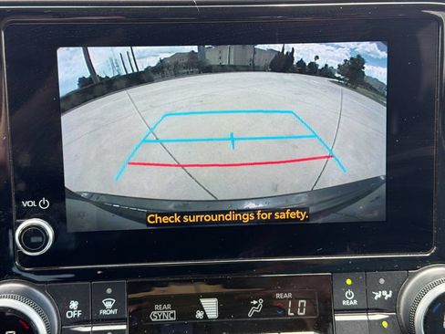 Used 2023 Toyota Highlander XLE FWD image 24