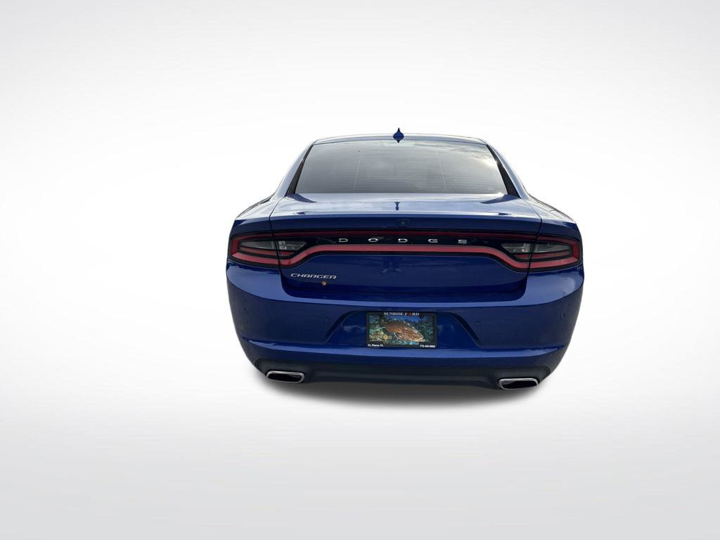 Used 2022 Dodge Charger SXT w/ Plus Group RWD image 7