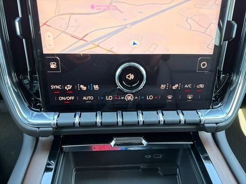 New 2026 GMC Yukon XL Denali w/ Denali Reserve Package AWD/4WD image 14