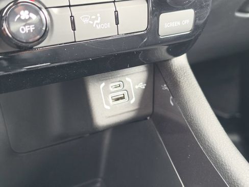 Certified 2025 Jeep Compass Latitude AWD/4WD image 21