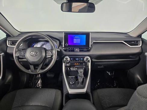 Used 2025 Toyota RAV4 XLE AWD/4WD image 25