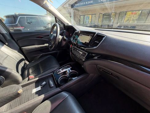 Used 2019 Honda Pilot Touring image 13
