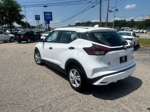 Used 2024 Nissan Kicks S FWD image 19