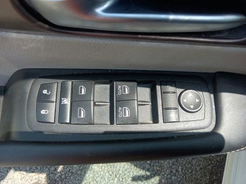 Used 2023 Chrysler Voyager LX FWD image 18