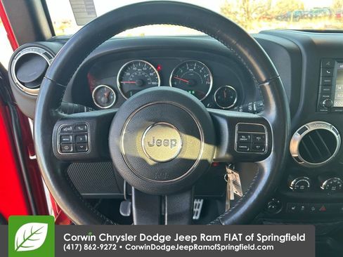 Used 2018 Jeep Wrangler Rubicon w/ Connectivity Group AWD/4WD image 12
