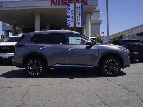 New 2026 Nissan Rogue Platinum AWD/4WD image 3