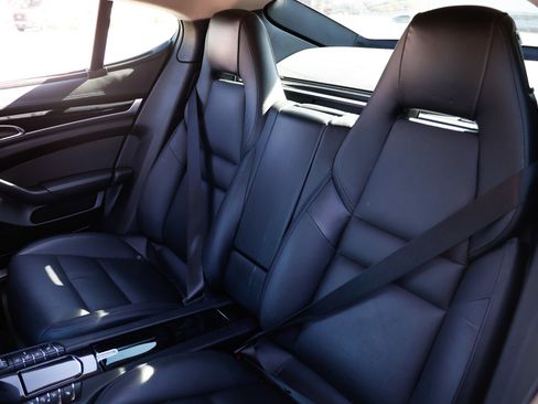 Used 2016 Porsche Panamera S image 11