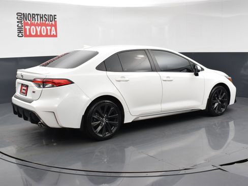 Used 2023 Toyota Corolla SE w/ Carpet Mat Package (TMS) FWD image 4