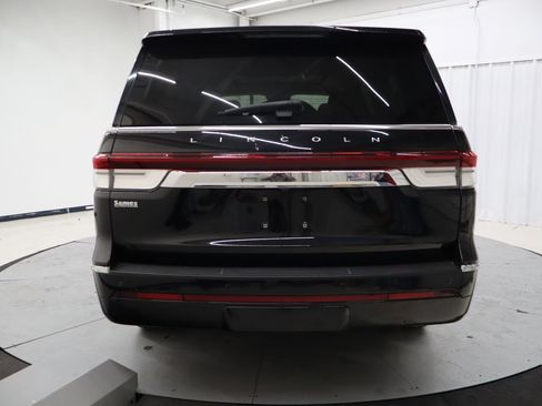 Used 2023 Lincoln Navigator L Reserve image 4