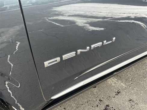 Used 2021 GMC Yukon Denali w/ Denali Premium Package image 33