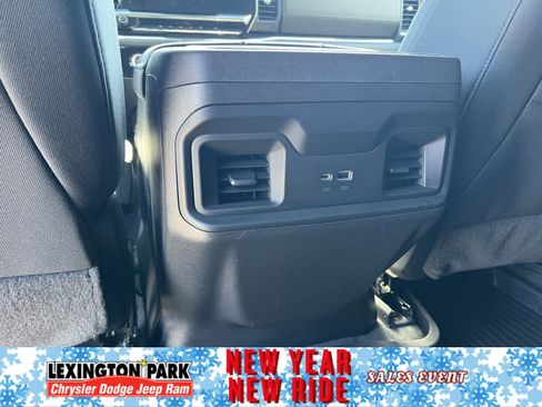 Used 2023 Chevrolet Silverado 1500 LT Trail Boss image 10