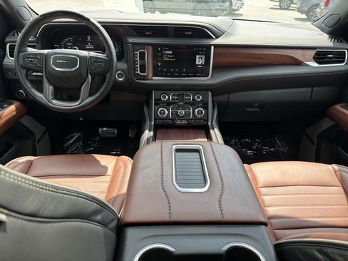 Used 2024 GMC Yukon XL Denali Ultimate AWD/4WD image 24