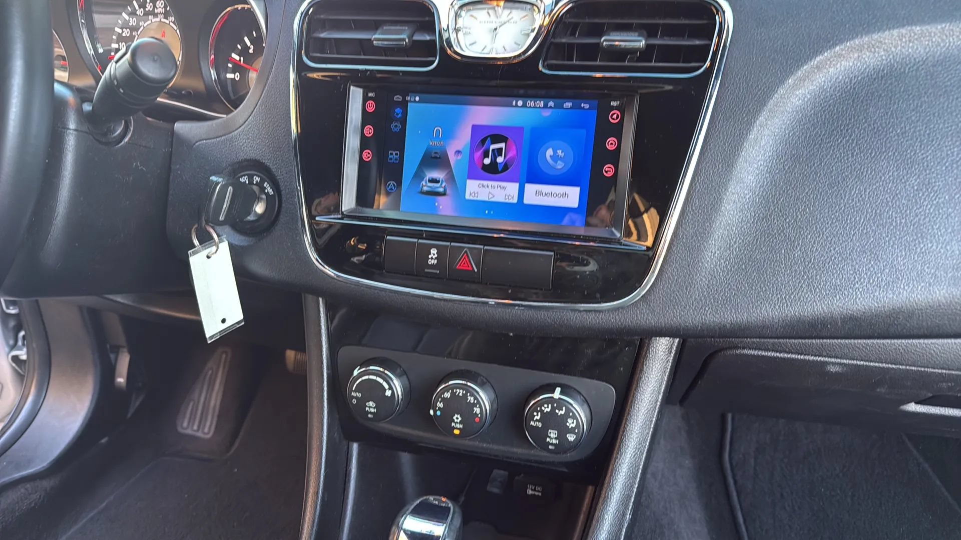 Used 2012 Chrysler 200 Touring FWD image 26