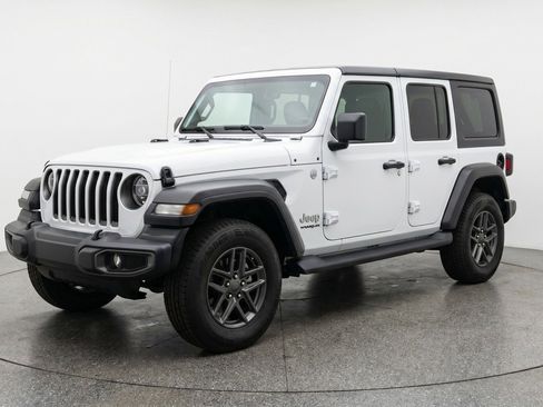 Used 2025 Jeep Wrangler Unlimited Sport AWD/4WD image 3