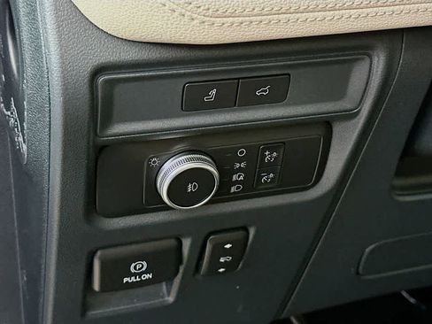 Certified 2022 Ford Expedition Limited image 27