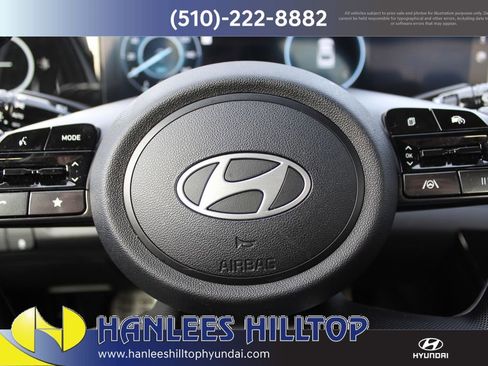 Used 2025 Hyundai Elantra SEL image 26