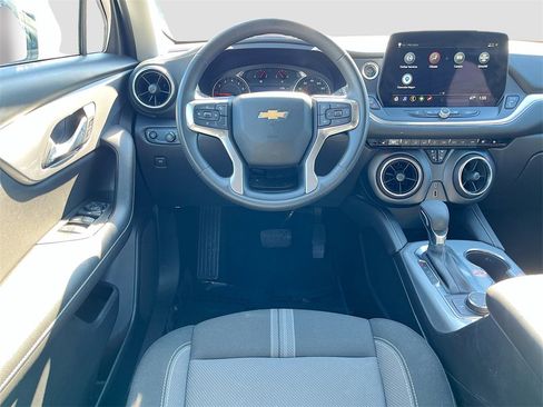 Used 2025 Chevrolet Blazer LT image 29