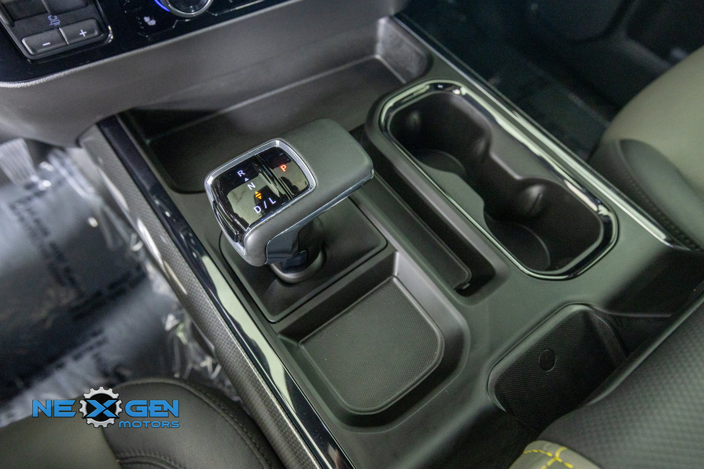 Used 2025 Chevrolet Silverado 1500 ZR2 w/ Technology Package AWD/4WD image 24