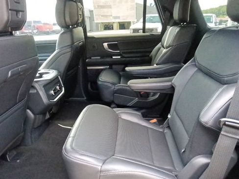 New 2026 Ford Expedition Platinum w/ Stealth Performance Package AWD/4WD image 30