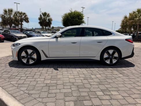 Used 2023 BMW i4 eDrive40 RWD image 12
