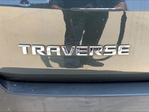 Used 2019 Chevrolet Traverse LT FWD image 32