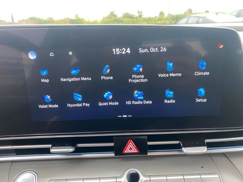 Used 2025 Hyundai Elantra SEL image 21