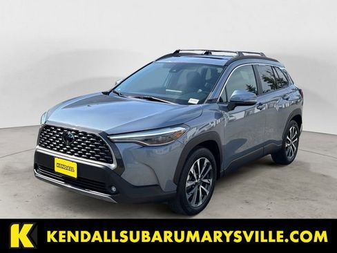 Used 2022 Toyota Corolla Cross XLE w/ Convenience Package AWD/4WD image 1