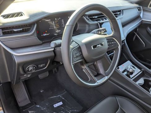New 2025 Jeep Grand Cherokee Limited AWD/4WD image 11
