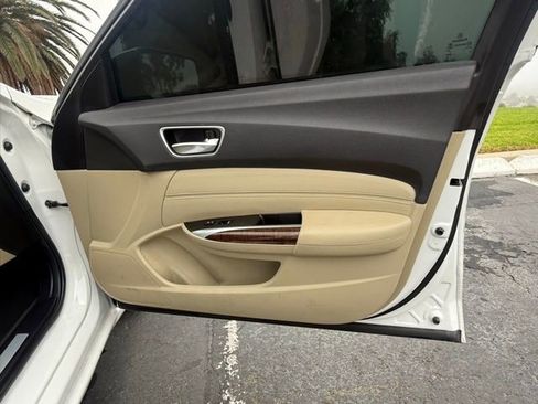 Used 2020 Acura TLX image 9