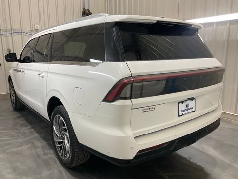Used 2025 Lincoln Navigator L Reserve AWD/4WD image 23