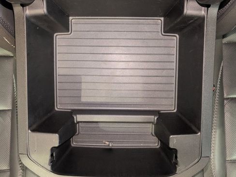 Used 2025 GMC Yukon Denali image 26