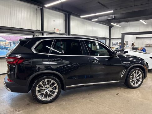 Used 2021 BMW X5 xDrive40i w/ Premium Package image 10