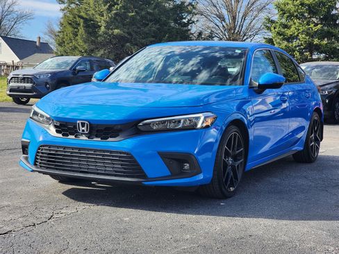 Used 2023 Honda Civic Sport Touring image 3