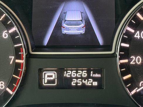 Used 2014 Nissan Pathfinder Platinum w/ Platinum Premium Package image 22