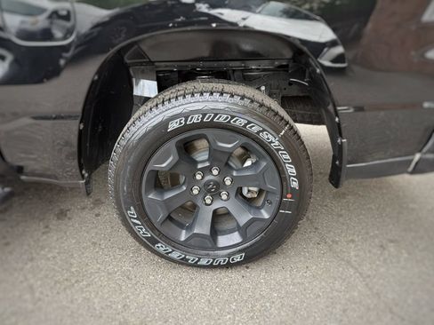 New 2026 RAM 1500 Express AWD/4WD image 14