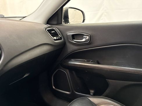 Used 2019 Jeep Compass Limited AWD/4WD image 31