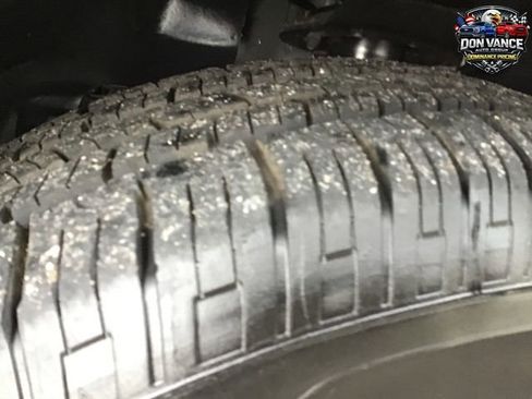 Used 2018 Jeep Cherokee Latitude AWD/4WD image 25