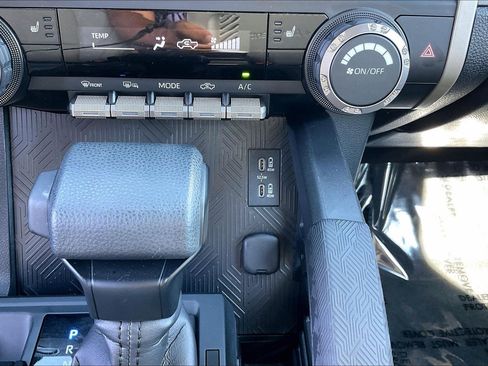 Used 2025 Toyota Tacoma SR5 RWD image 38