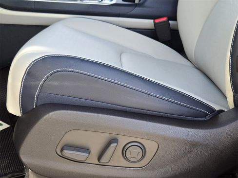 New 2026 Kia Carnival SX Prestige image 17