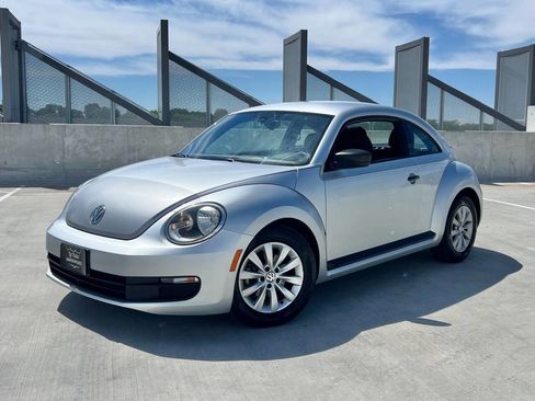 Used 2016 Volkswagen Beetle 1.8T S FWD image 2