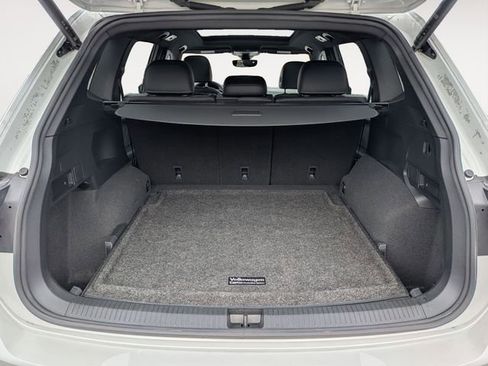 Used 2022 Volkswagen Tiguan SEL R-Line image 29