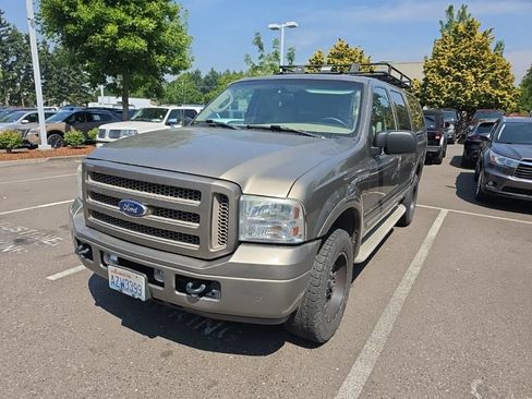 Used 2005 Ford Excursion Limited AWD/4WD image 2