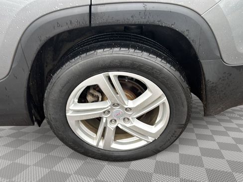 Used 2018 GMC Terrain SLE w/ Driver Convenience Package FWD image 11